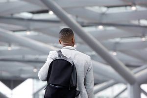 Read more about the article Minimalist Backpack: The Ultimate Guide to Traveling Light